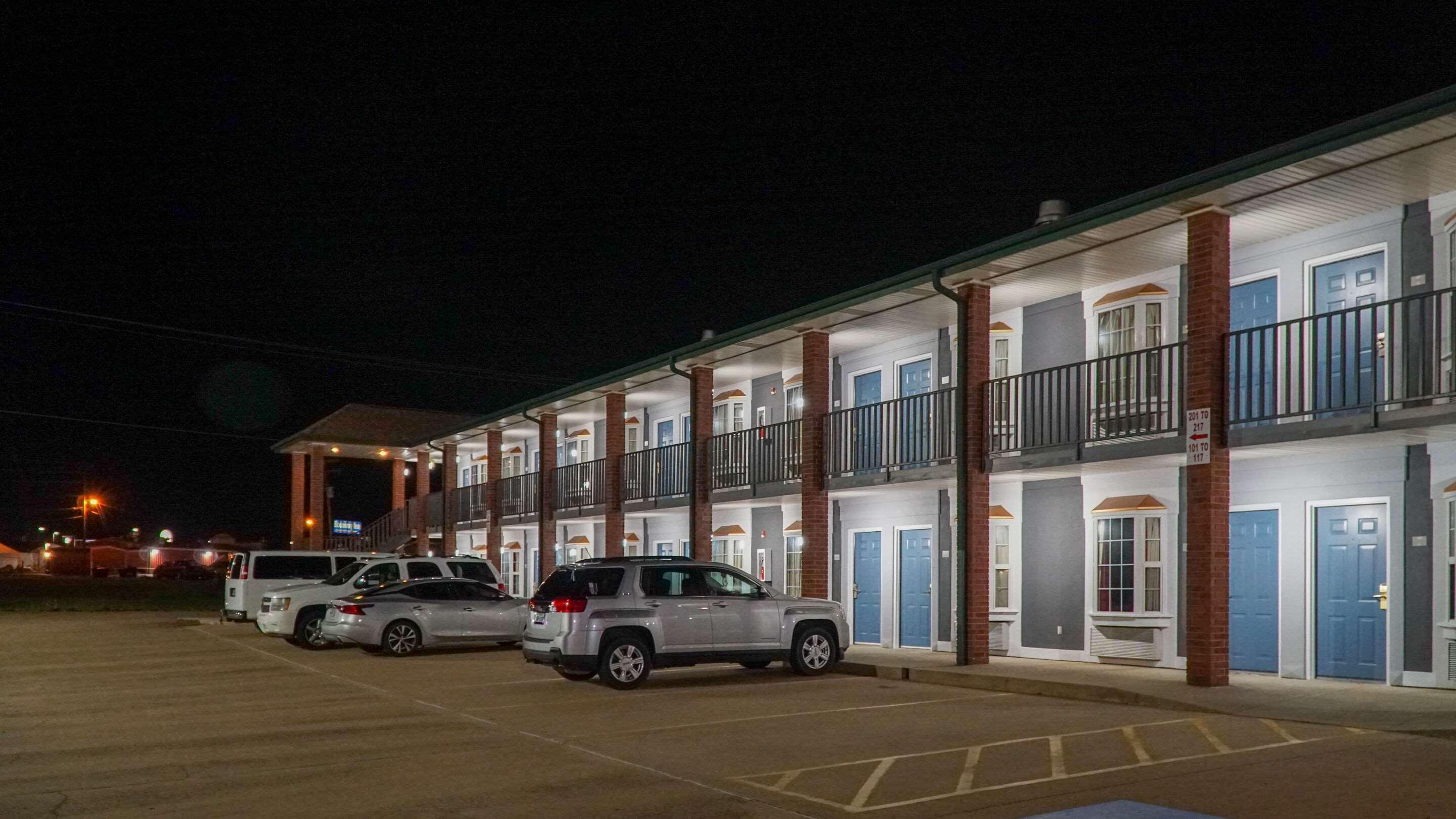 Rodeway Inn Beebe Exterior photo